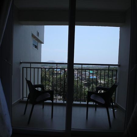 สเตอร์ลิง เทกกาดี Hotel เทกคาดี ภายนอก รูปภาพ